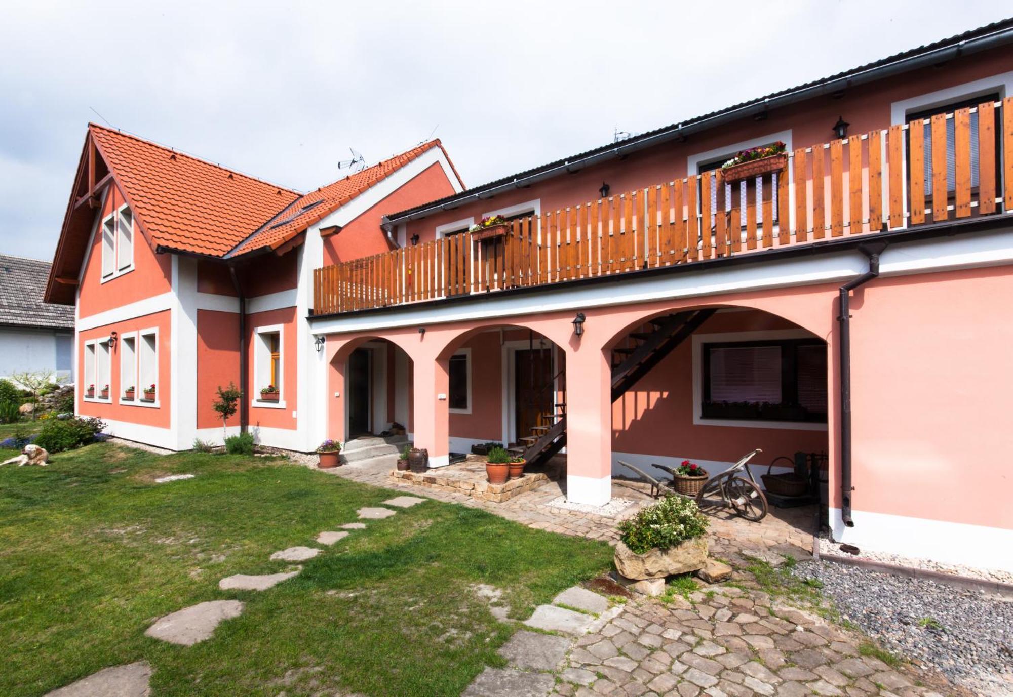 Penzion Na Statku Stary Vestec Luaran gambar